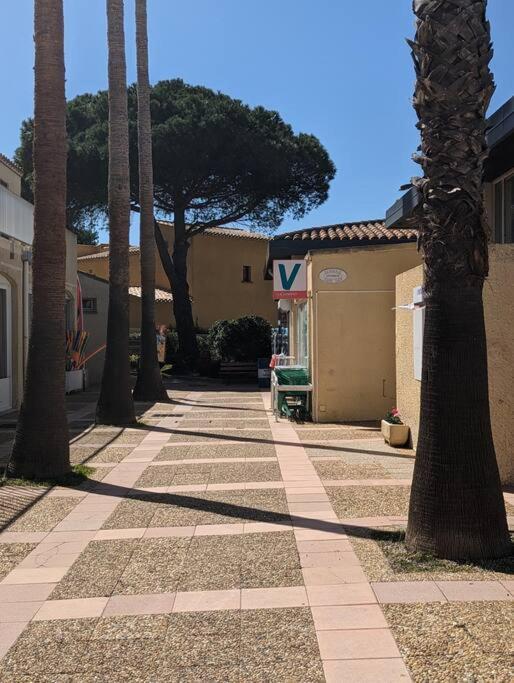 T3 Climatise Dans Avec Piscine, Proximite Et Parking Apartment *