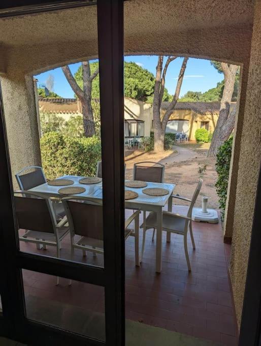 Apartment T3 Climatise Dans Avec Piscine, Proximite Et Parking *